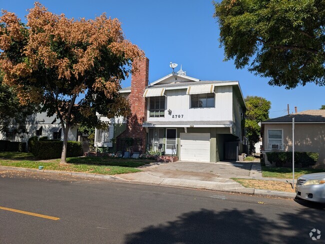 Building Photo - 2707 W Clark Ave Unit D Rental