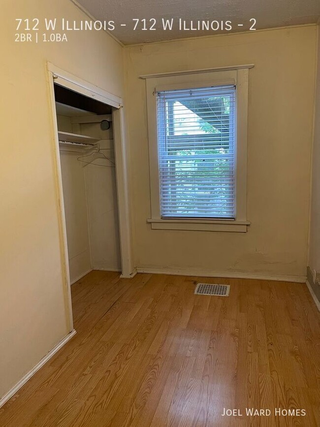 Photo - 712 W Illinois St Unit 2