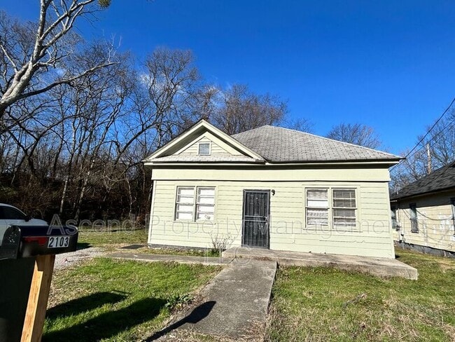 Building Photo - 2103 Taylor St