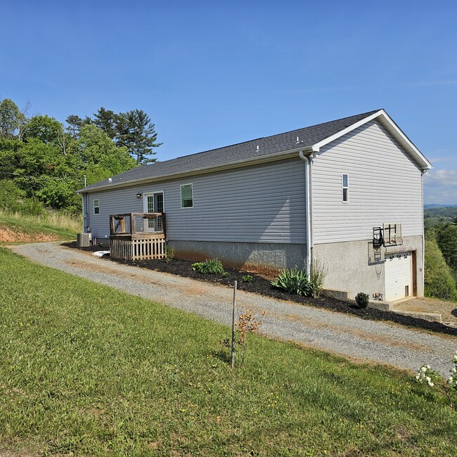 Photo - 99 Ivy Overlook Rd House