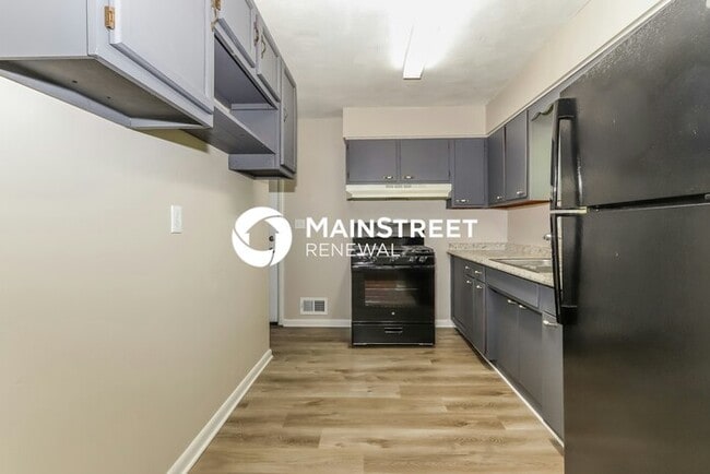 Photo - 3 Bedroom Pet-Friendly Home in Louisville, KY with Main Street Renewal