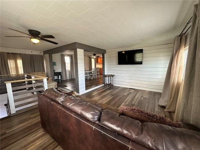 Photo - 810 S Sandpiper St