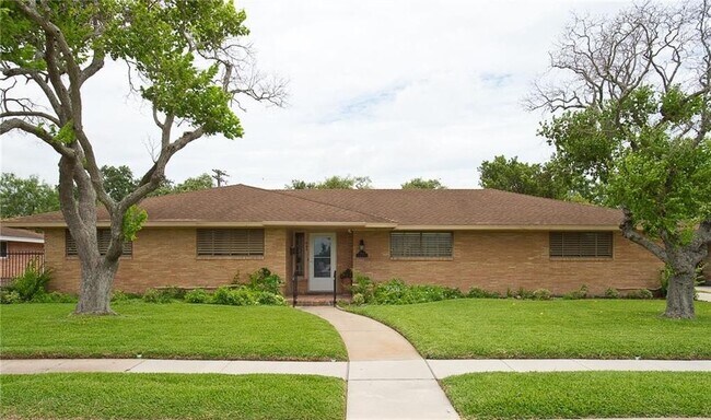 Apartments For Rent With 4 And Up Beds In Corpus Christi Tx Forrent Com