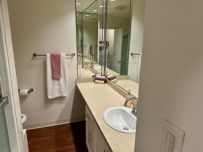 Photo - Royal Towers Apartments