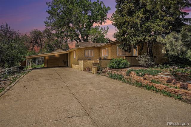 Photo - 895 Vance St