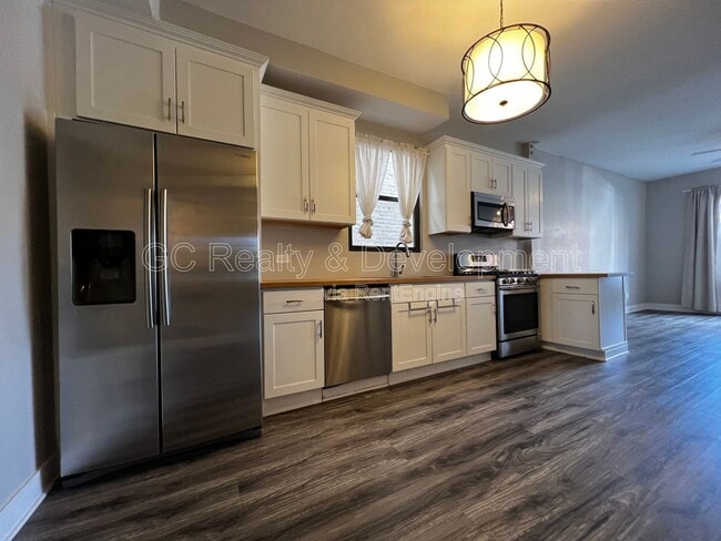 Photo - 1455 W Augusta Blvd Unit 1