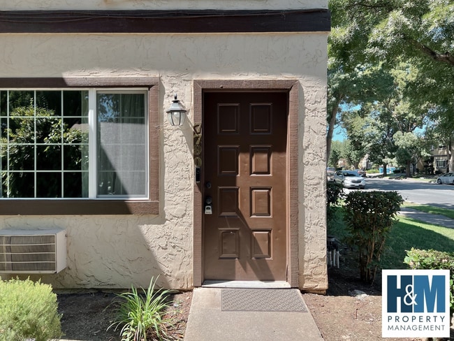 Building Photo - Charming Apartment in Gilroy
