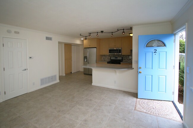Building Photo - 415 Rancheria St Unit 4 Rental