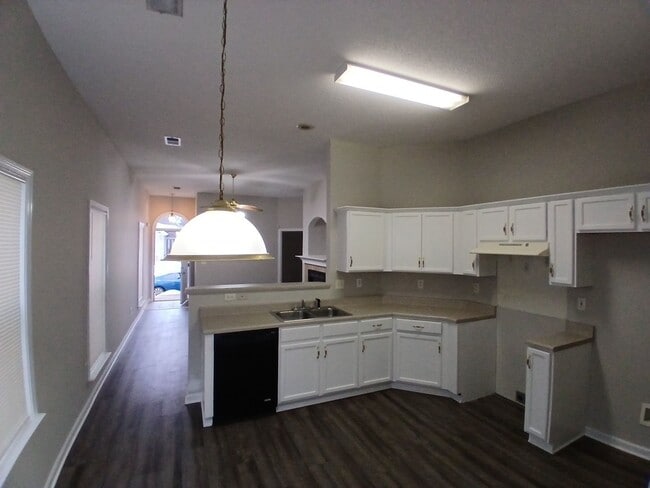 Photo - Recently Remolded 3 bed - 2 bath home for Rent