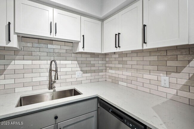Photo - 10002 N 7th St Unidad B3