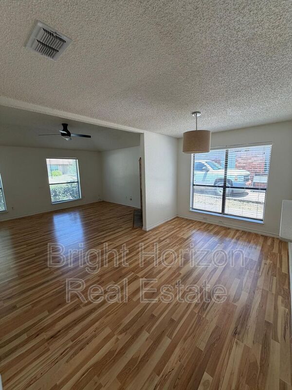 Photo - 3006 Post Oak Dr