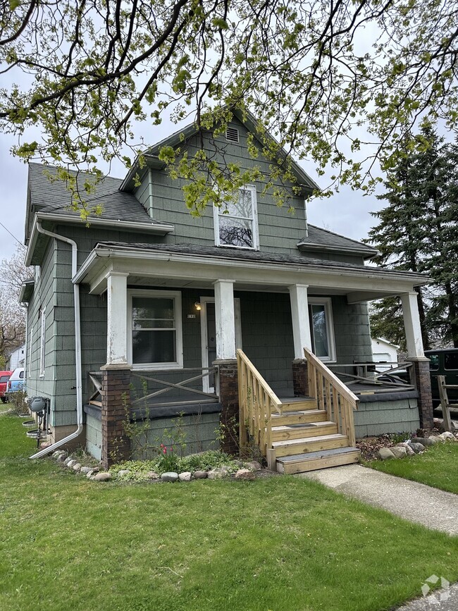 Building Photo - 1819 S Niagara St Unit 2-upper Rental