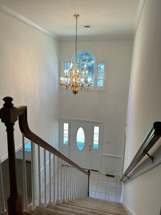 Photo - 5 Bedroom Home - Colonial Heights - Convenient to Fort Lee