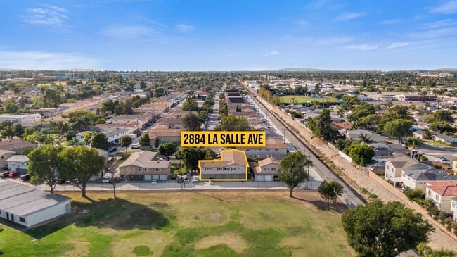 2884 La Salle Ave