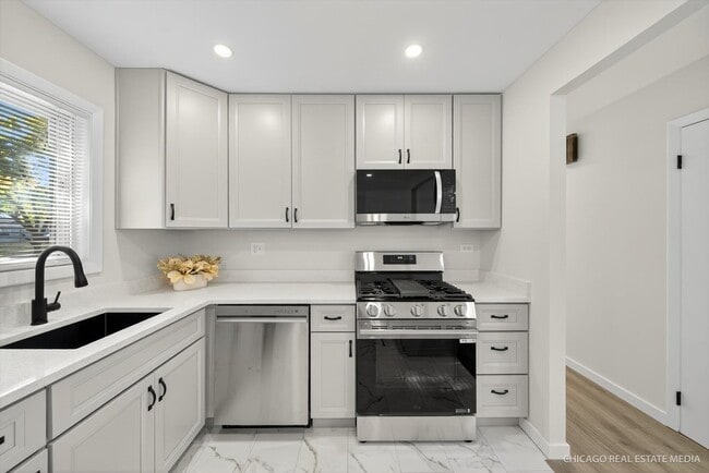 Photo - 2211 Birchwood Pkwy