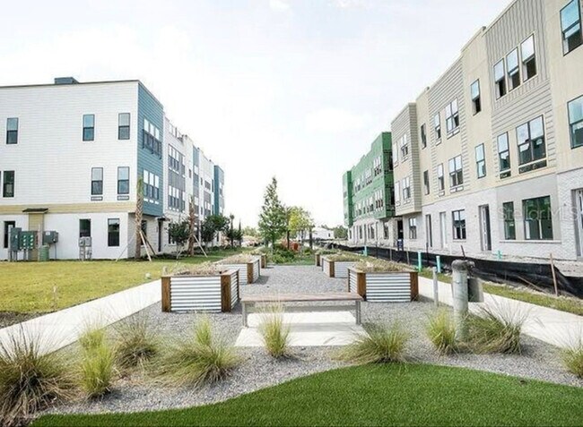 Photo - 2353 Brix St