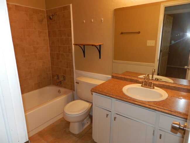 Photo - 2615 NW Locksley Ln