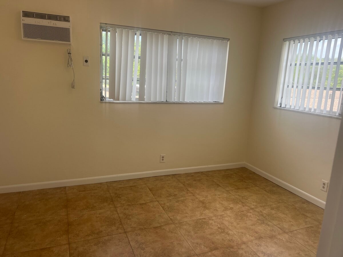 Photo - 113 SE 4th Ave Unidad 113 Apartaments