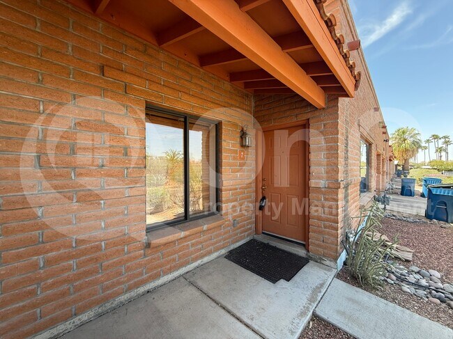 Photo - 7 W Roma Dr