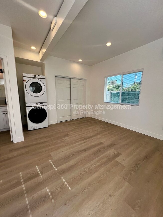 Photo - 1962 Harbor Ave Unit A