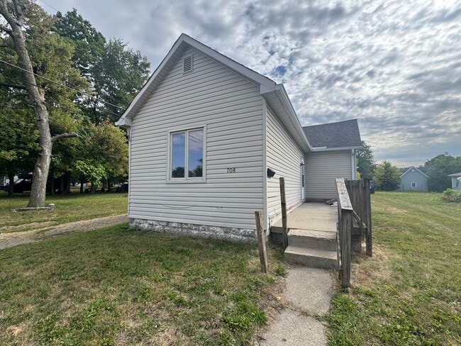 Building Photo - 708 N Jay St Rental