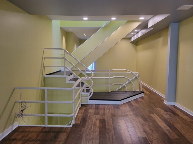 Photo - 1215 John St Unit 2