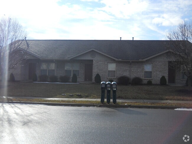 Building Photo - 2270 Shamrock Ln Unit 2270-B Shamrock Ln. Rental