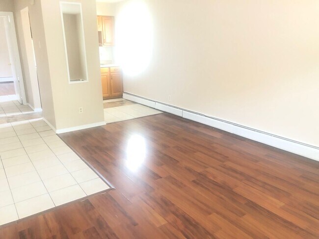 Photo - 1215 Wall St Unidad 2