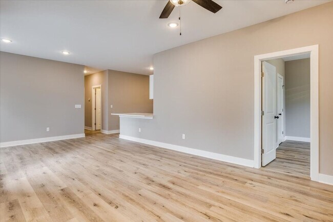 Photo - Skyway-Maxine Plan