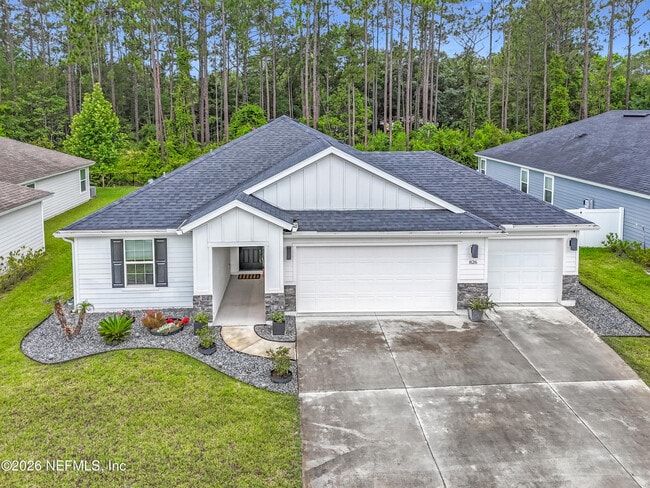 Building Photo - 826 Flach Dr