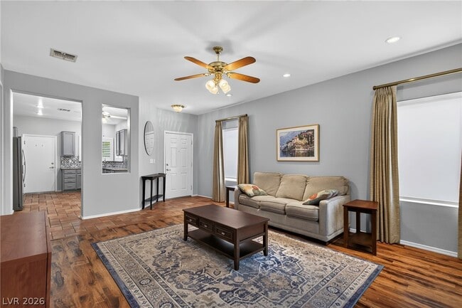 2118 Desert Woods Dr