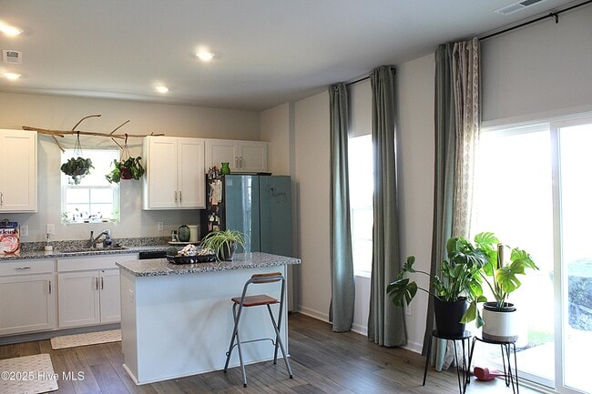 Photo - 300 Ruby Baird Dr