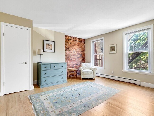 11 Concord Sq Unit 4