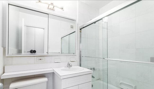 Photo - 888 Eighth Avenue