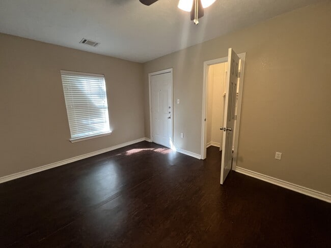 Photo - 605 Highlands St