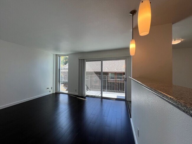 Building Photo - 2240 Blake St Unit 208