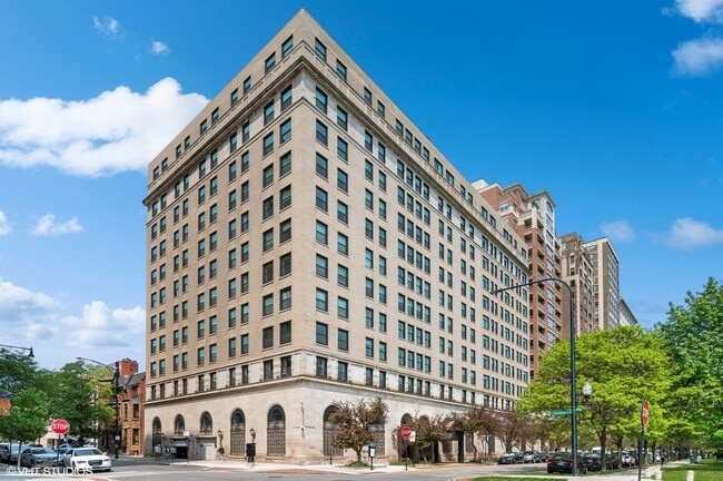 Building Photo - 2100 N Lincoln Park W Unit 6BN