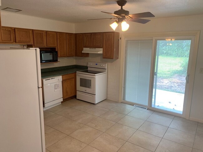 Photo - 807 Fairgrounds Rd