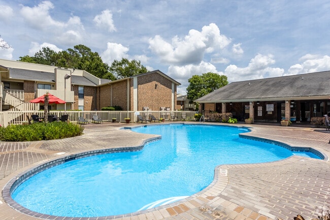 Piscina - Richmond Oaks Apartments