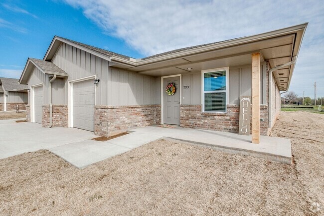 Building Photo - 55 & UP! 2 bed 2 full bath 1 car garage! ... Rental