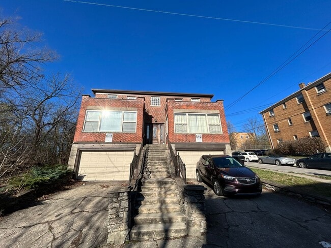 Building Photo - 2351 Ravine St Unit 1