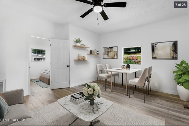 Photo - 3822 Hampton Ave