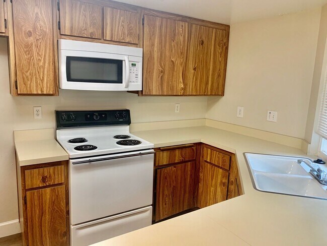 Photo - 1 Bedroom in Serene Community in Garden Grove Unit 21