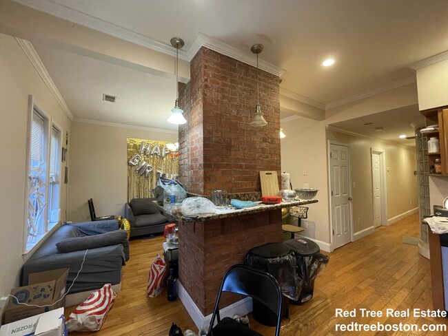 Photo - 30 Circuit St Apartments Unit 3