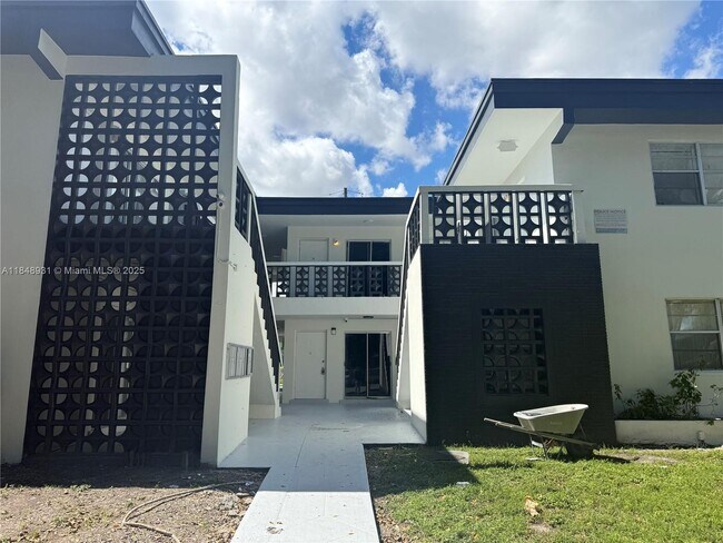 Photo - 16890 NE 21st Ave Unit 4