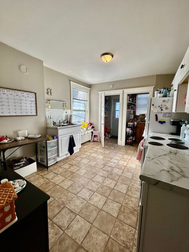 Photo - 2107-2107 E 5th St Unit 2107 E 5th St - Upper