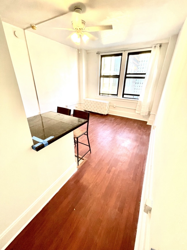 Photo - 1324 Locust St