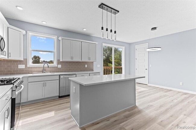 Photo - 711 W Windward Way
