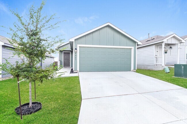 Building Photo - First time rental. Newer build home locate...