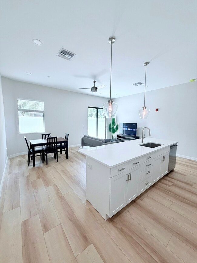 Photo - 821 16th St N Unit 104